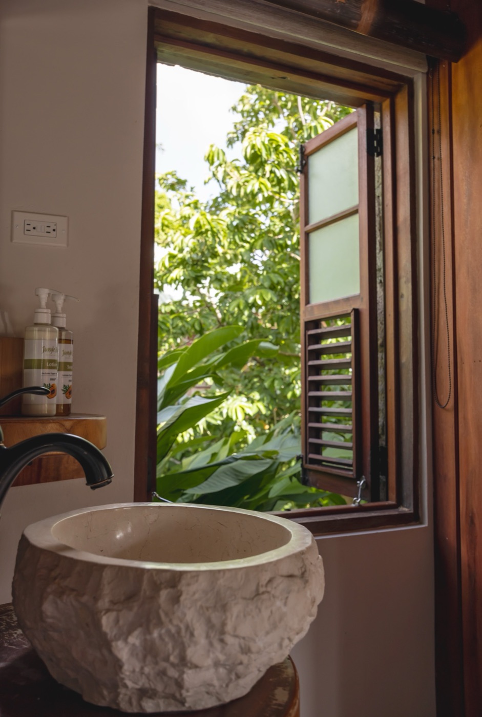 The jungle spa bathroom